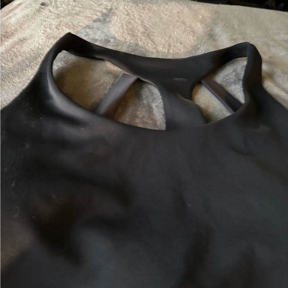 Fabletics Ladies Black/Grey Performance Tank, Removable Cups Size 2X - Picture 2 of 6